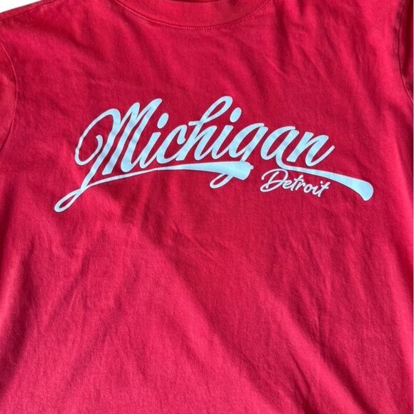 H&M Tee Boxy Cropped Detroit Michigan Red Medium - Picture 3 of 4